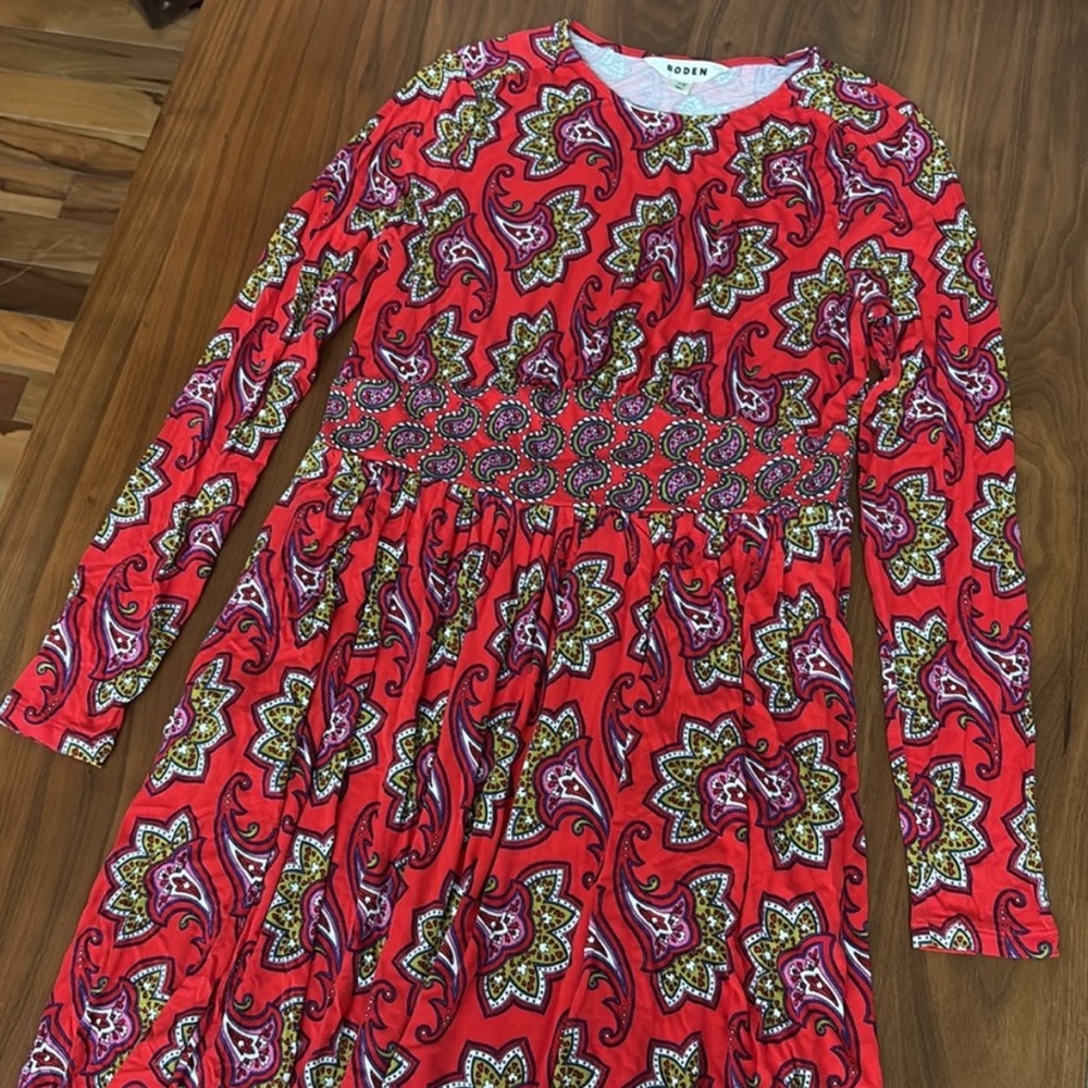 Boden Thea Long Sleeve Midi Dress
Red, Paisley Amaryllis Size US 8 - Picture 8 of 11